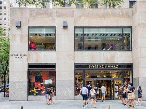 The FAO Schwarz storefront at 30 Rockefeller Plaza